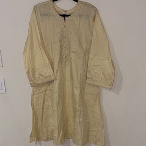 J. Pret Elegant Gold Embroidered Kurta Small 10